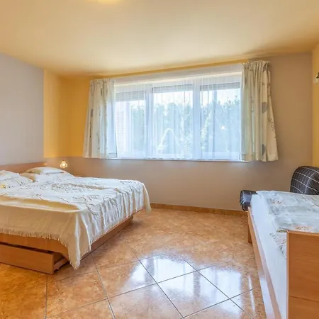 Aranyapartman Хайдусобосло