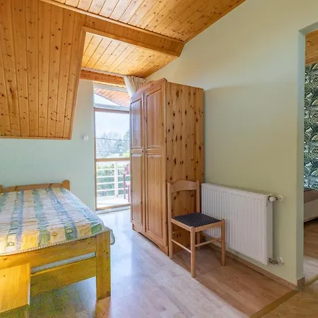 Aranyapartman * Хайдусобосло