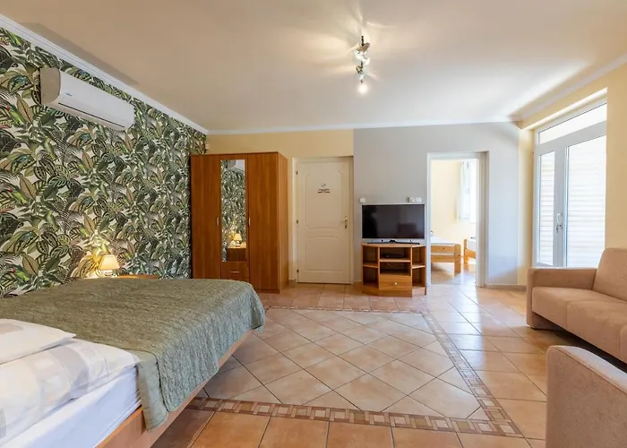 Apartament Aranyapartman *