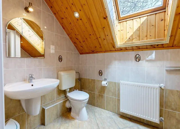 Apartament Aranyapartman