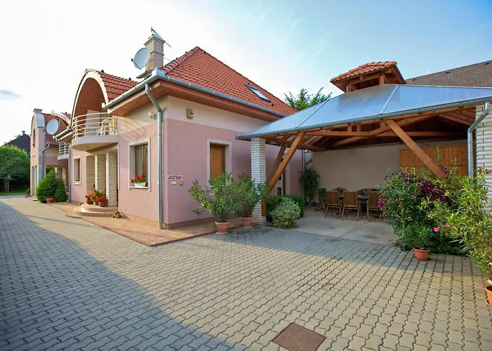 Apartament Aranyapartman *