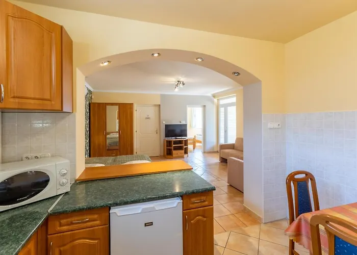 Apartament Aranyapartman